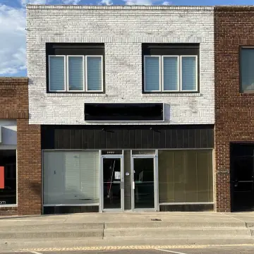 Versatile Mixed-Use Building in Woodward