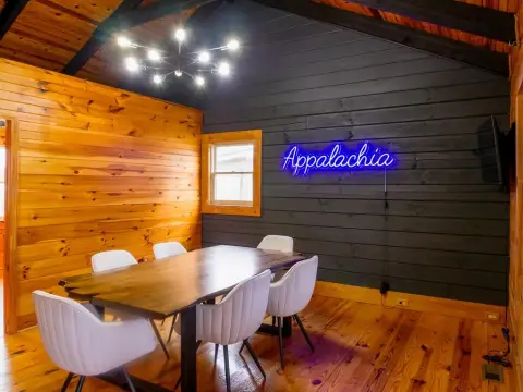 Versatile Commercial/Residential Property in Stanton