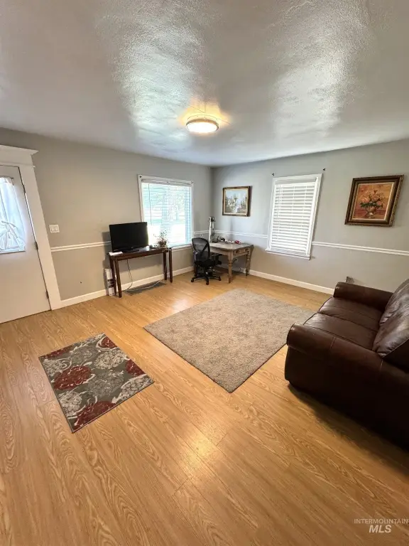 Picture 5