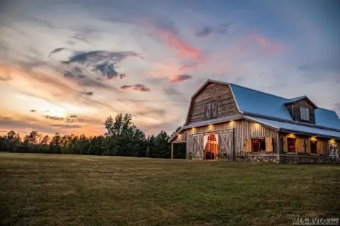 Emporia Farm Wedding Venue Retreat