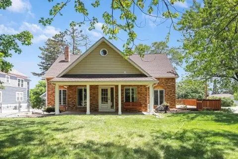 Renovated Duplex with Multiple Kitchens