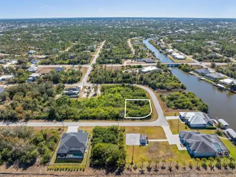 Prime Lot in Port Charlotte