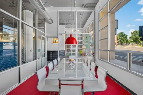 Contemporary Office Condominium