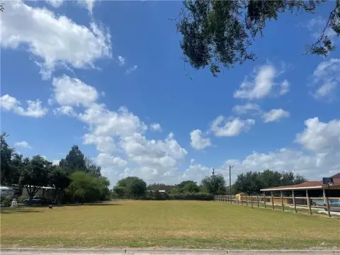 Residential Land in Weslaco, TX