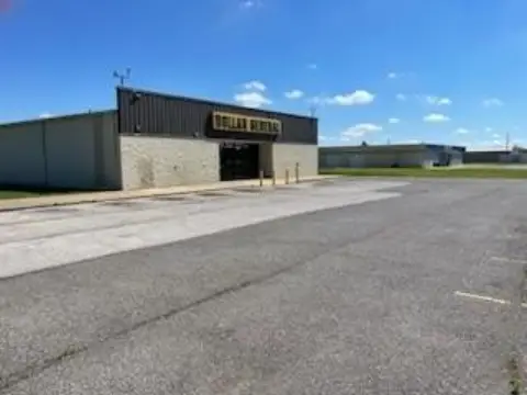 Former Dollar General on Highway