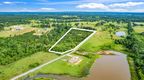8.5 Acres in Putnam Farms