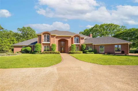 Picturesque Ranch Estate Near Omaha