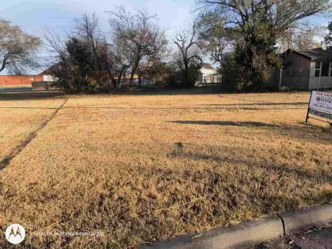Residential Land in Lawton, OK