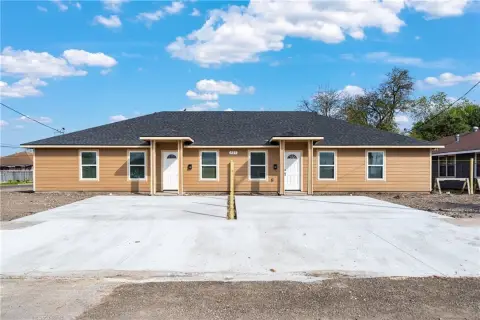 New Construction Duplex in Corpus