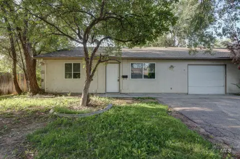 3-Unit Triplex with Attached Garages
