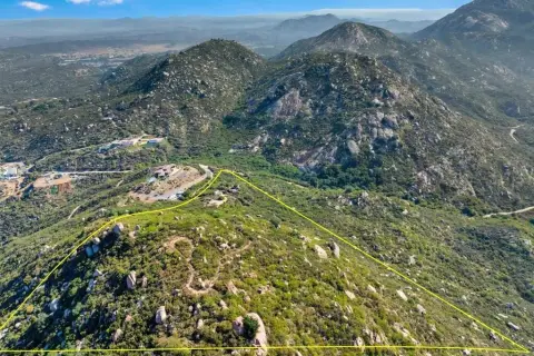 Secluded Lakeside Land Parcel