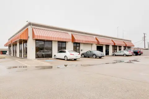 Flex Building with Two Drive-Ins
