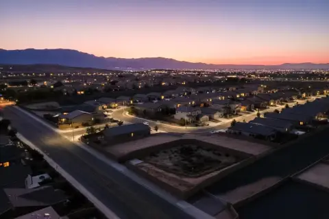 Residential Land in Milagro Mesa