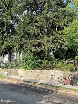 Land in Washington, DC