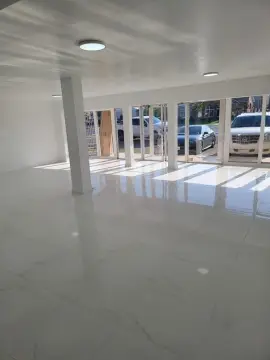 Versatile Commercial Space in Eagle Pass