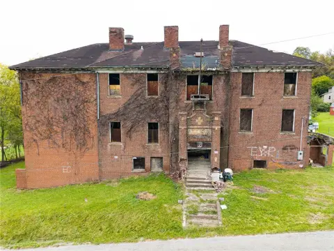 School Building on Flat Lot
