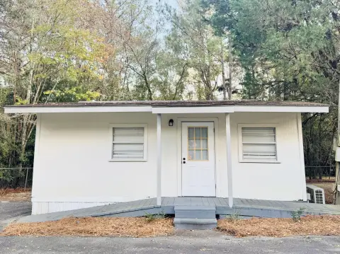 Versatile Commercial Property in Petal