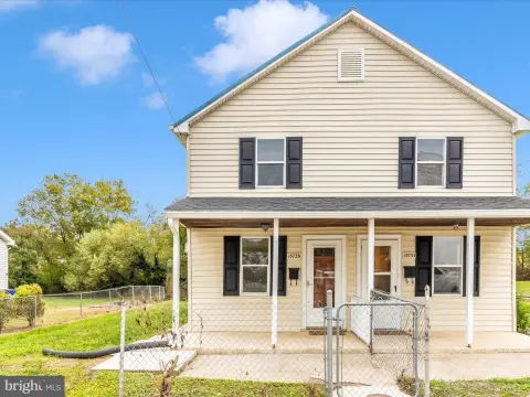 Updated Duplex Near Historic Williamsport