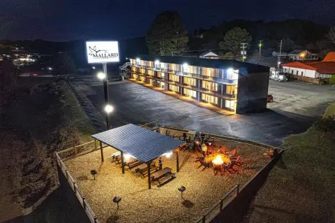 35-Key Hotel with Shared Amenities