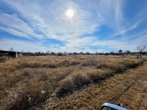 Unrestricted Lot in Mertzon, TX