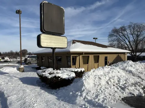 High-Traffic Retail/Office Opportunity