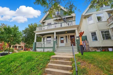 Updated Triplex in Riverwest Milwaukee
