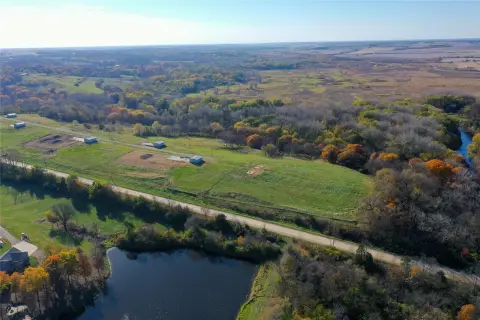 Picture of Farms at 170Th Ave 02, Carlisle, IA