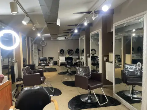 Chatham Beauty Salon Storefront