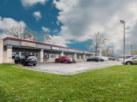 South Elgin Retail/Office Strip Center