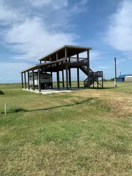 Palacios Land with RV Cover