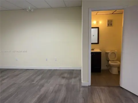 Miami Warehouse/Flex Space For Lease