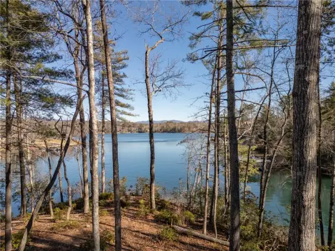 Lake Keowee Waterfront Point Lot