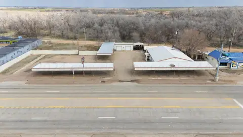 Commercial Property with Highway Visibility