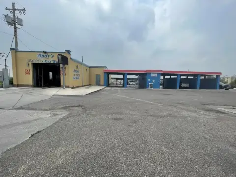 Eagle Pass Car Wash on Main