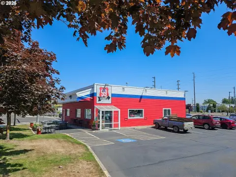 Highway 99 Grill Restaurant Building