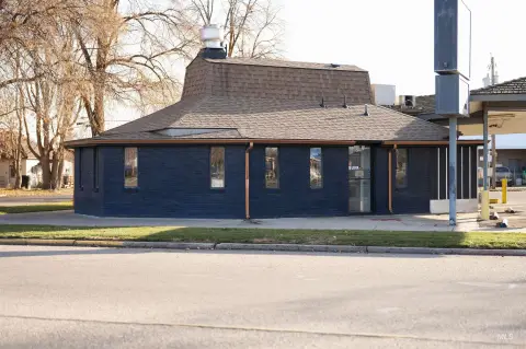 Established Burger Restaurant