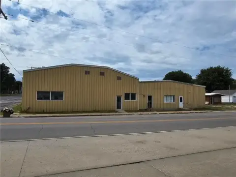 Alma Commercial Property with Potential