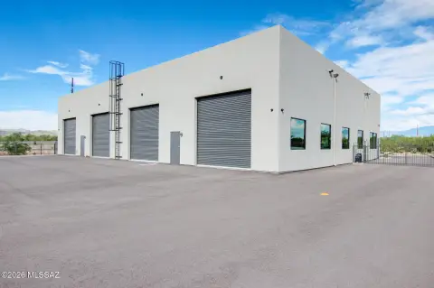 Office-Warehouse Flex Building