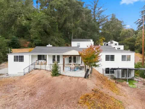 3-Residence Multifamily Property