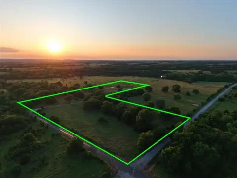 9.99 Acre Lot in Elmore