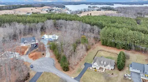 Waterfront Homesite in Quiet Cul-de-Sac