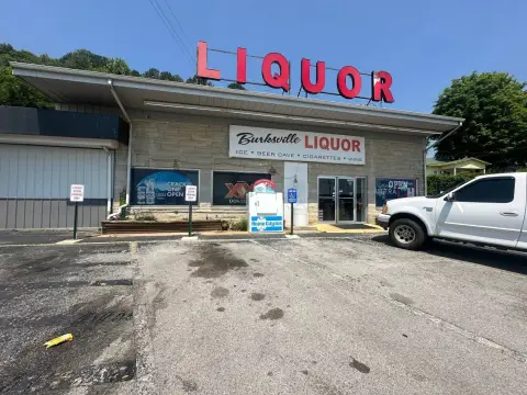 Burkesville Commercial Building For Sale