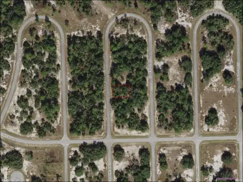 Residential Land in Poinciana, FL