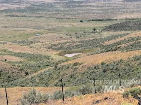Idaho Ranch with Grazing Ground