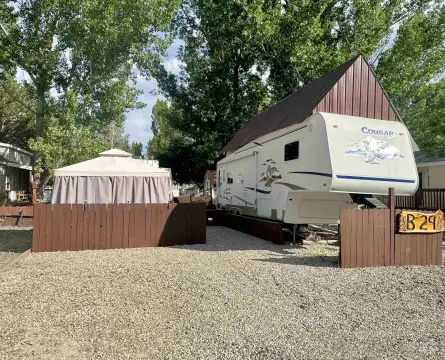 Land with 5th-Wheel, Shed, Gazebo