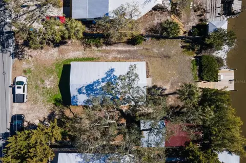 Canal-Front Lot in Cedar Key