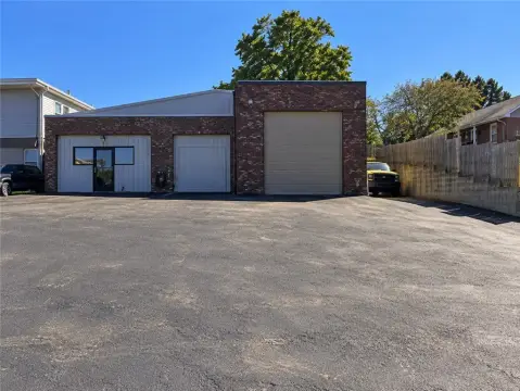 Flex Space with Garage