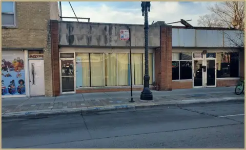 Retail Space on Devon Avenue