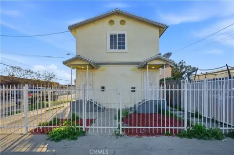 Los Angeles Duplex: Income Potential