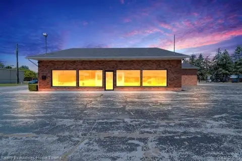 Commercial Units in High Traffic Area